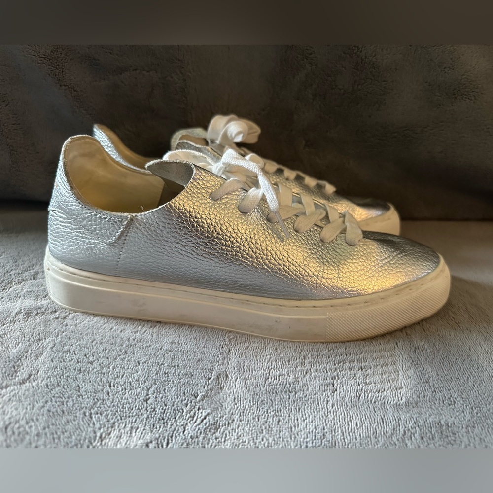 Sam Edelman Metallic Silver Low-Top Sneakers
